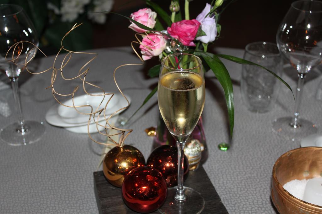 Hotel - Restaurant L'Hortensia Noyalo Ngoại thất bức ảnh
